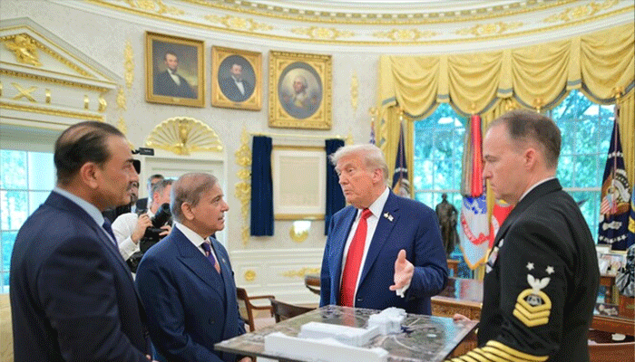 وزیراعظم شہباز شریف اور فیلڈ مارشل عاصم منیر ’غیر معمولی‘ شخصیات ہیں، صدر ٹرمپ کی تعریف