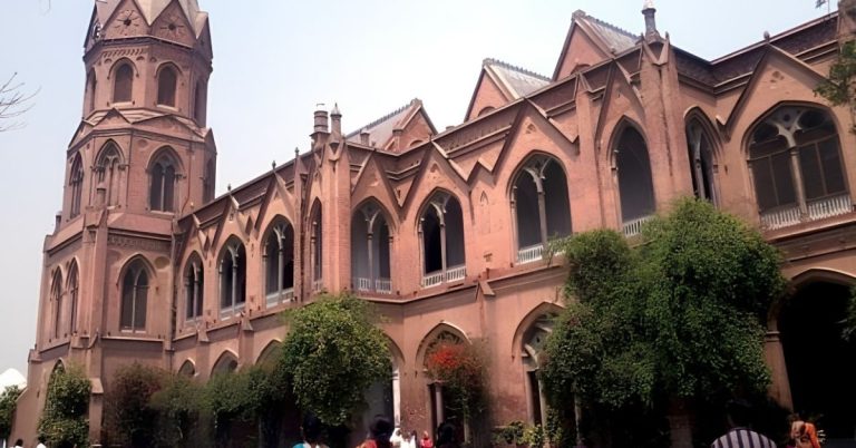جی سی یونیورسٹی اساتذہ تنخواہیں