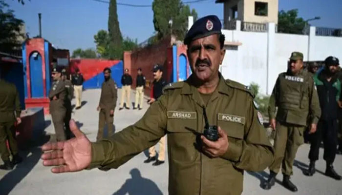 اڈیالہ جیل کے اطراف کا علاقہ ریڈ زون قرار، دکانیں، پٹرول پمپس، ہوٹل اور تندور بند کرنے کا حکم