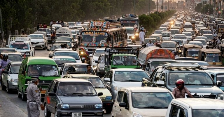 مری میں بیچلرز کے داخلے پر پابندی
