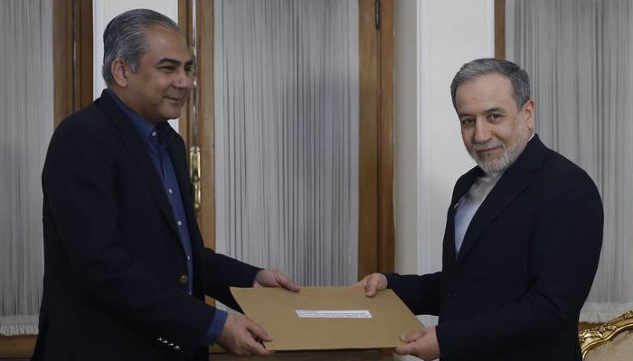 وفاقی وزیر داخلہ محسن نقوی نے وزیراعظم اور فیلڈ مارشل کا ایر